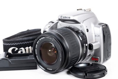 Canon EOS 350D Rebel XT Digital SLR Camera + 18-55mm Zoom Lens Battery & Charger