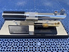 Master Replicas Anakin Skywalker Lightsaber Episode III #517 with Bonus Gold