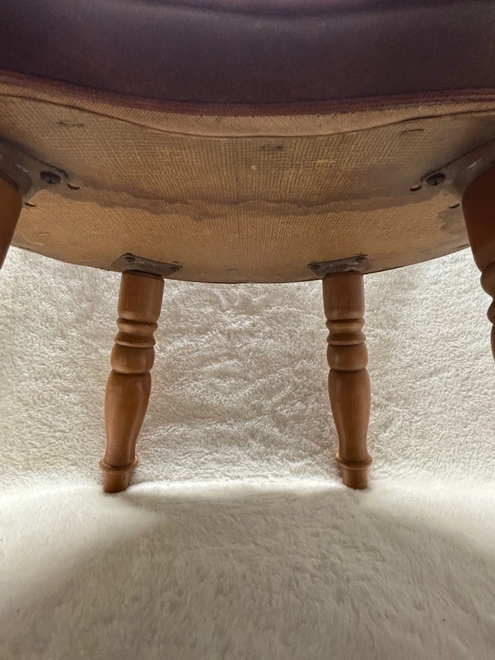 1960’s Kidney Bean Shaped Vinyl Foot Stool VINTAGE very cool piece of history - Image 3 of 4