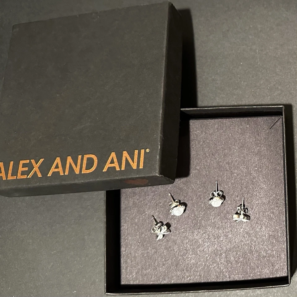 Alex and Ani Dragonfly Earrings Set of 2 Foto 2 de 2