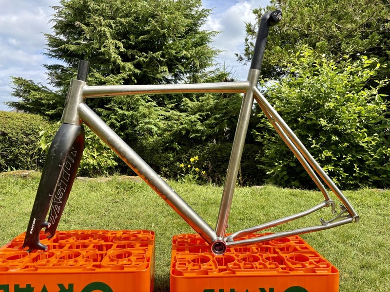 Albannach Titanium CX / Gravel frame and carbon fork