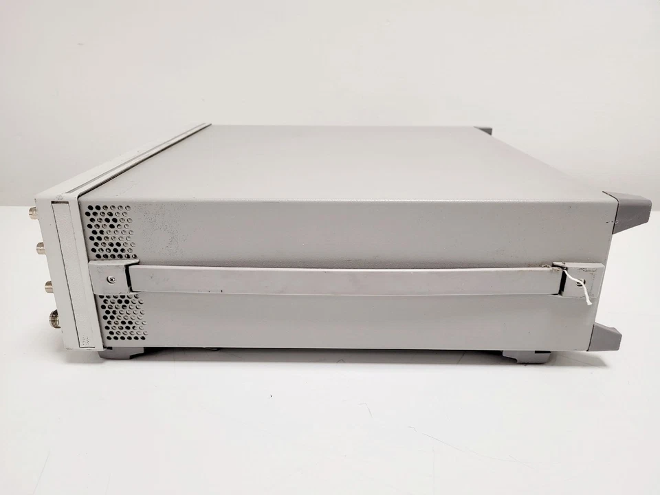 Agilent E4426B ESG-AP Serien-Signalgenerator - Bild 4 von 4