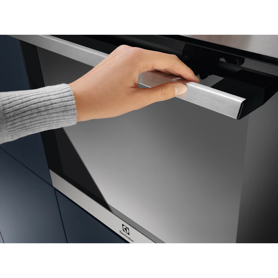 Electrolux Forno Multifunzione SenseCook® COB400X | Display Led 72L Acciaio Inox - Immagine 2 di 4