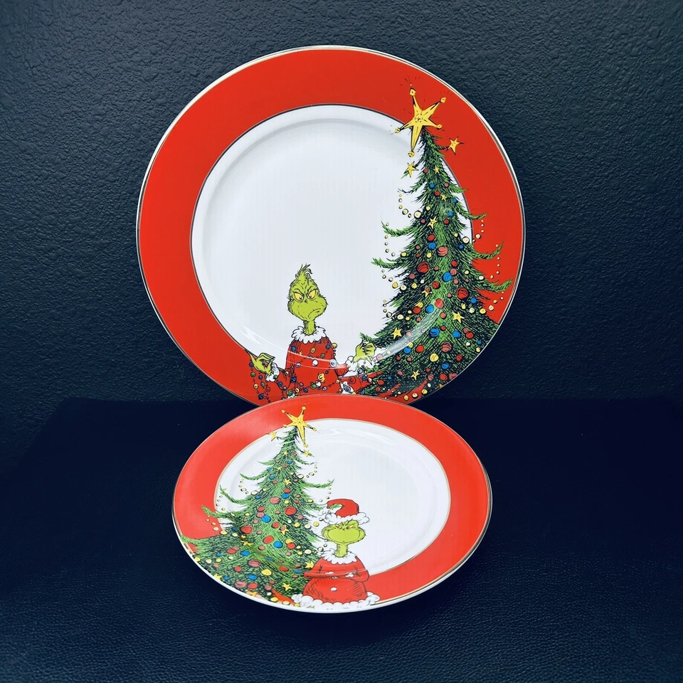 2 Williams Sonoma The Grinch DINNER Plates Set of 2 Christmas Holiday Zrich - Image 2 of 4