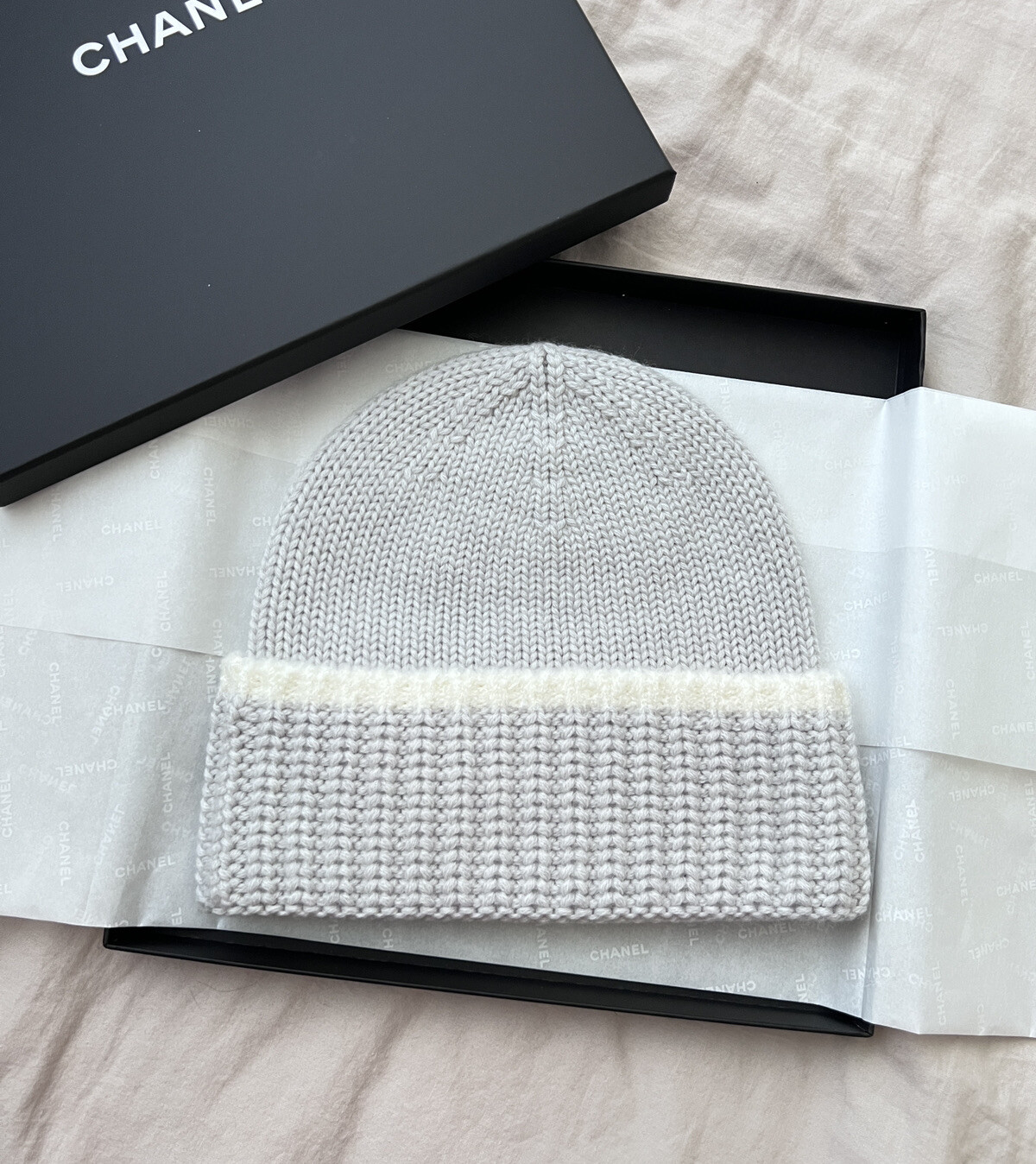 Auth BN Chanel Light Gray White CC Logo Wool Knit Beanie image 2