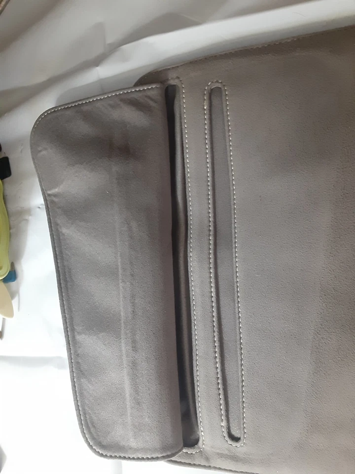 Moshi Muse 10" tablet Sleeve Case Microfiber Gray Suede Flap for electronics - Image 4 of 4