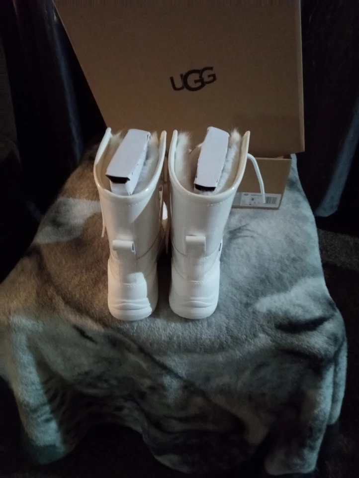 Bota UGG ADIRONDACK III CHAROL BLANCA IMPERMEABLE EE. UU. 8 Foto 3 de 4