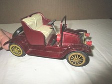 Red vintage 6.5" 1950's-60's Made in Japan tin litho toy friction car---works