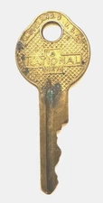 Vintage Key National B11 Cleveland Ohio Brass Appx 2” Padlocks Doors Trunk Gate