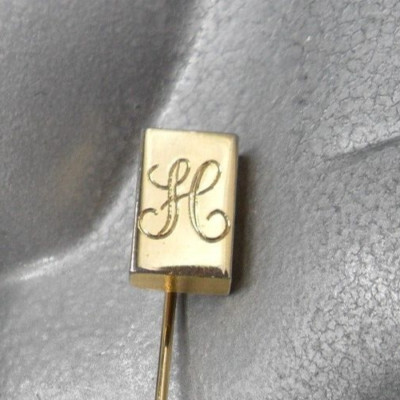 Vintage Stick Lapel Pin Initial Letter H Script Cursive Gold Tn Rectangle Cubist