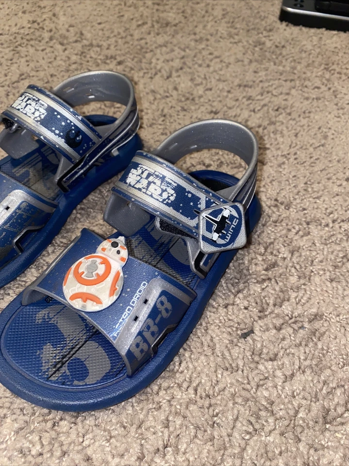ZAPATOS STARWARS GRENDENE TALLA 11 NIÑOS R2D2/BB8 ¡PINS! ¡ENVÍO RÁPIDO! ¡LIGERAMENTE USADO! Foto 3 de 4