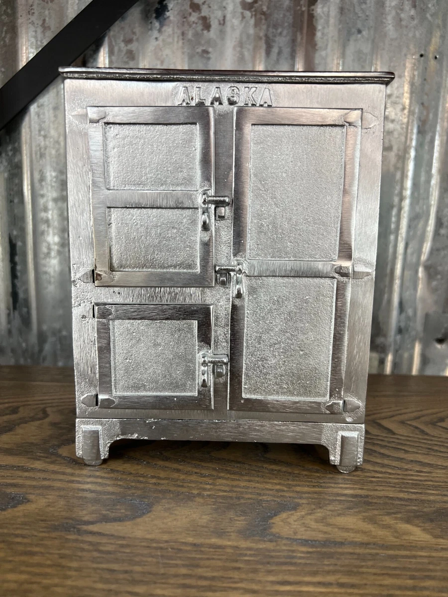 Used ice box 2025