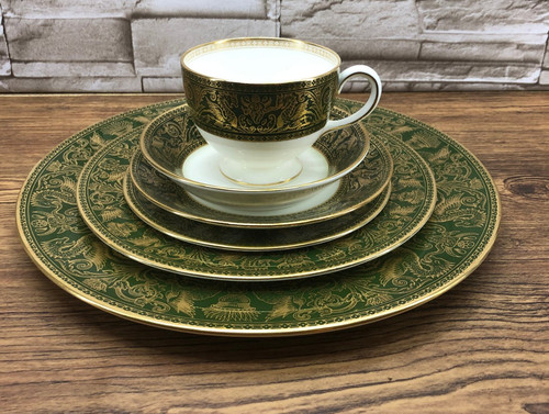 6 Piece Place Setting - Wedgwood Florentine W4170 Dark Green