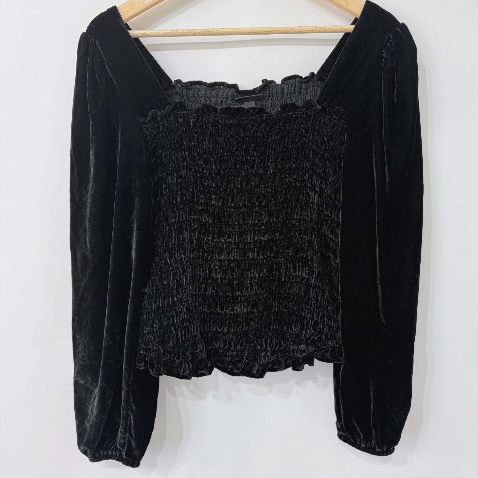 Torrid Velvet Smocked Crop Top Size 1X Black Whimsigoth Moody Romantic Soft Goth