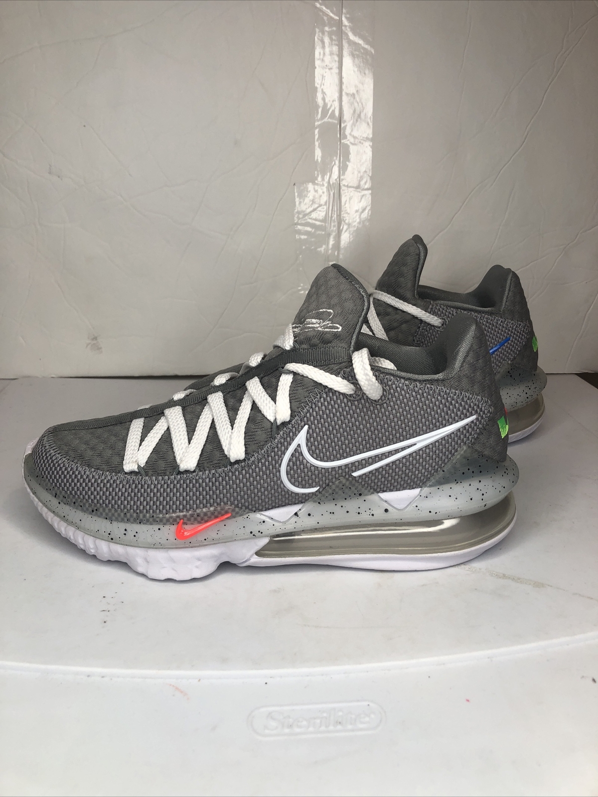 lebron 17 low particle gray