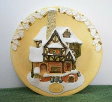 David Winter "Tiny Tim Christmas Plaque - 1724" In its original box.