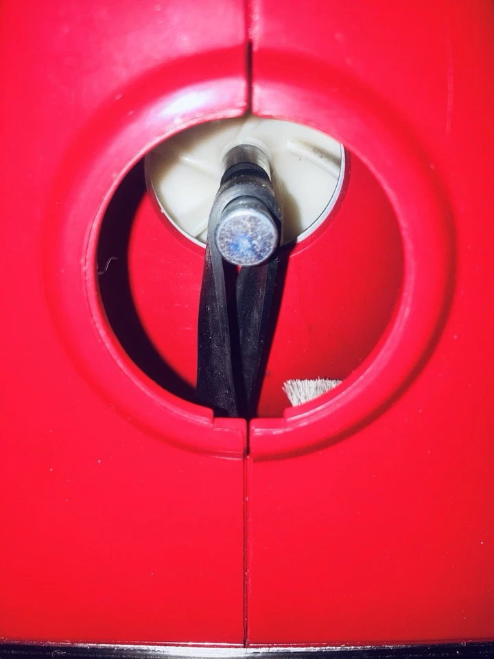 Dirt Devil Model 103, Barely Used Incredibly Clean! Box Is In Great Condition! - Image 4 of 4