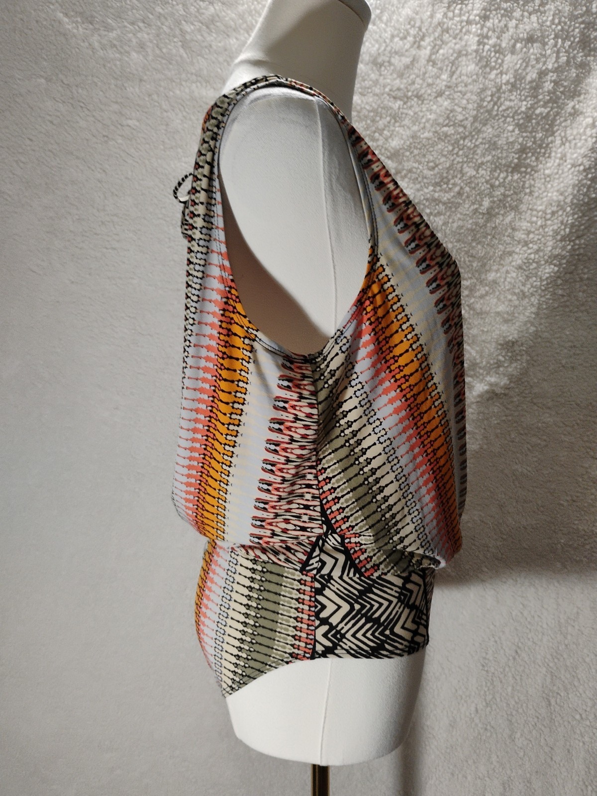 BCBGeneration Patterned Sleeveless Low V-Neck Bod… - image 4