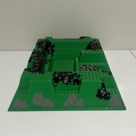 LEGO Baseplate Raised (6261px1) 32 x 48 x 6 with Center Pit with Stones (6090)
