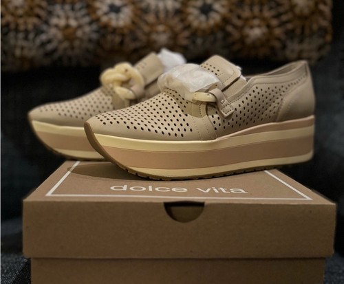 Dolce Vida Jhenee Perf Women’s Sneakers 7.5 color: Sand Nubuck