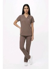 FIGS Catarina One Pocket Scrub Top in Espresso Sz M
