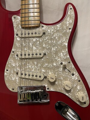 Fender American Deluxe Stratocaster With Original Fender G&G Case