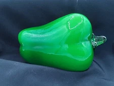 GREEN PEPPER VEGETABLE VINTAGE BLOWN GLASS ART FARMHOUSE PRIMATIVE DECOR KITCHEN