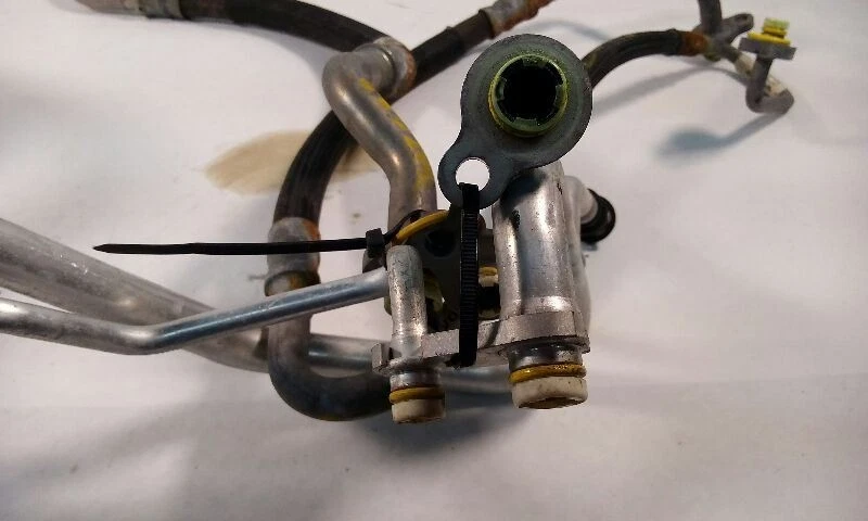 Volvo XC60 2015 mangueras de aire acondicionado 2,0 litros Foto 2 de 4