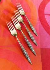Ekco Eterna Santiago Textured Blk Accent  Japan 4- Dinner Forks  7 5/8"