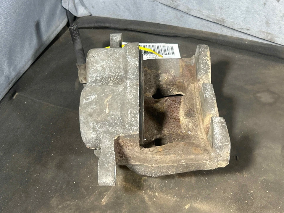 Fits 2007-2013 Chevy Avalanche Front Right Caliper OEM:23276880 - Imagem 4 de 4