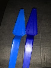 Tupperware Blue Serrated Pie Cake  Server Used 1128 Spatula set of 2