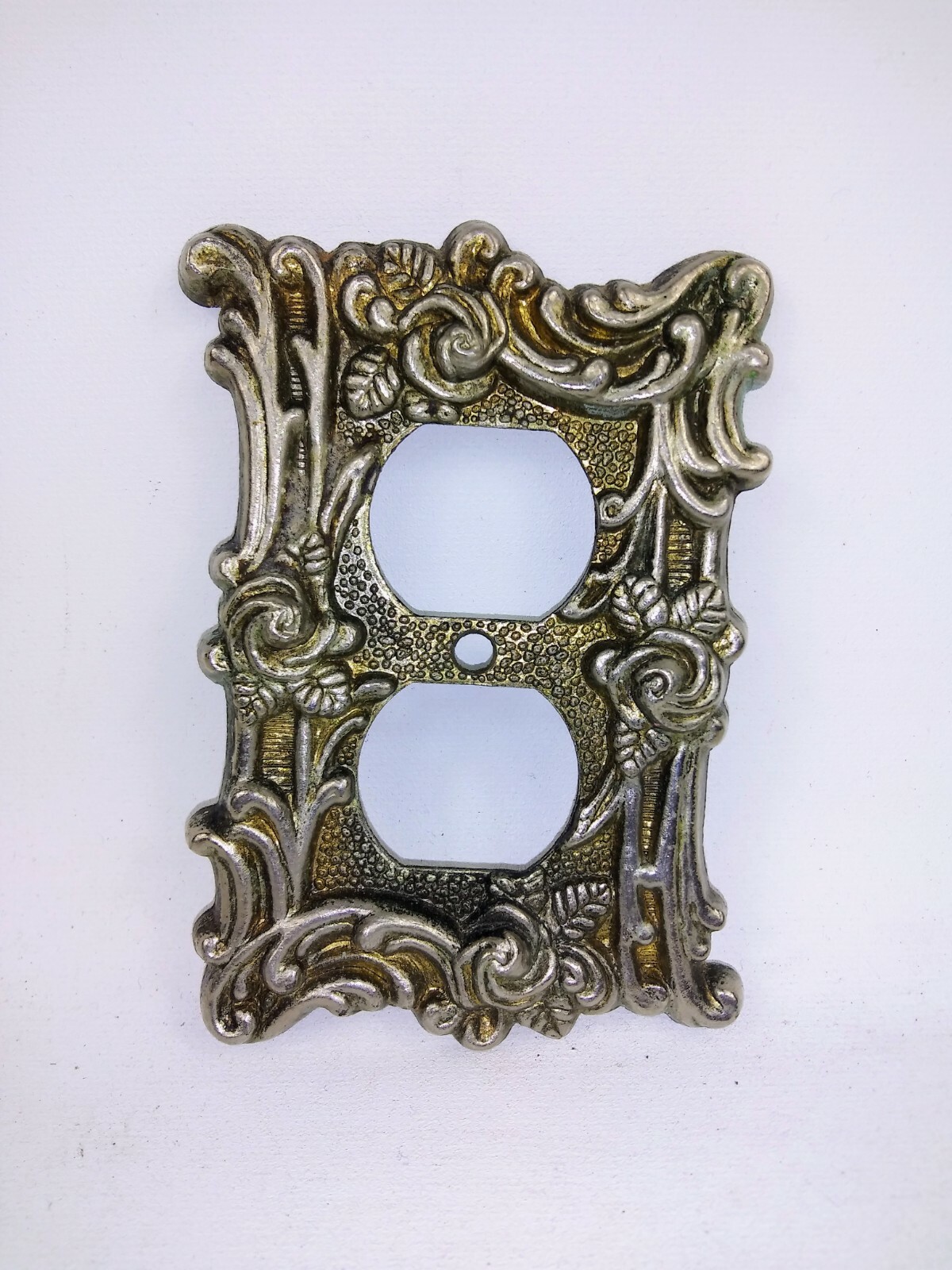 Vintage French Provincial Metal Duplex Wall Plate Gem