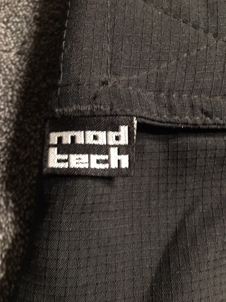 Volcom Boardwear Shorts Vintage Mens Size 30 Mod Tech Black Cargo Tie Close Surf - Image 4 of 4