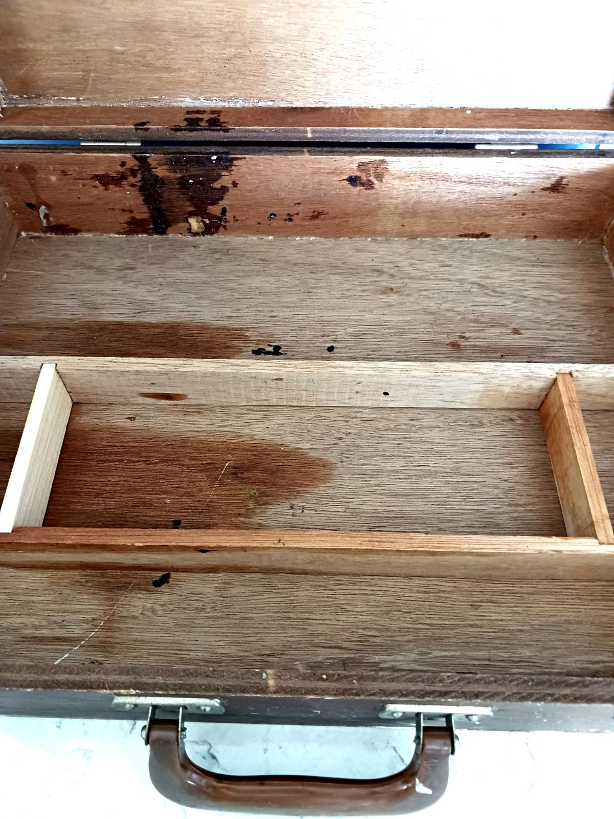 Vintage Art Box With Palettes and Supplies Artist Suitcase Carry Case