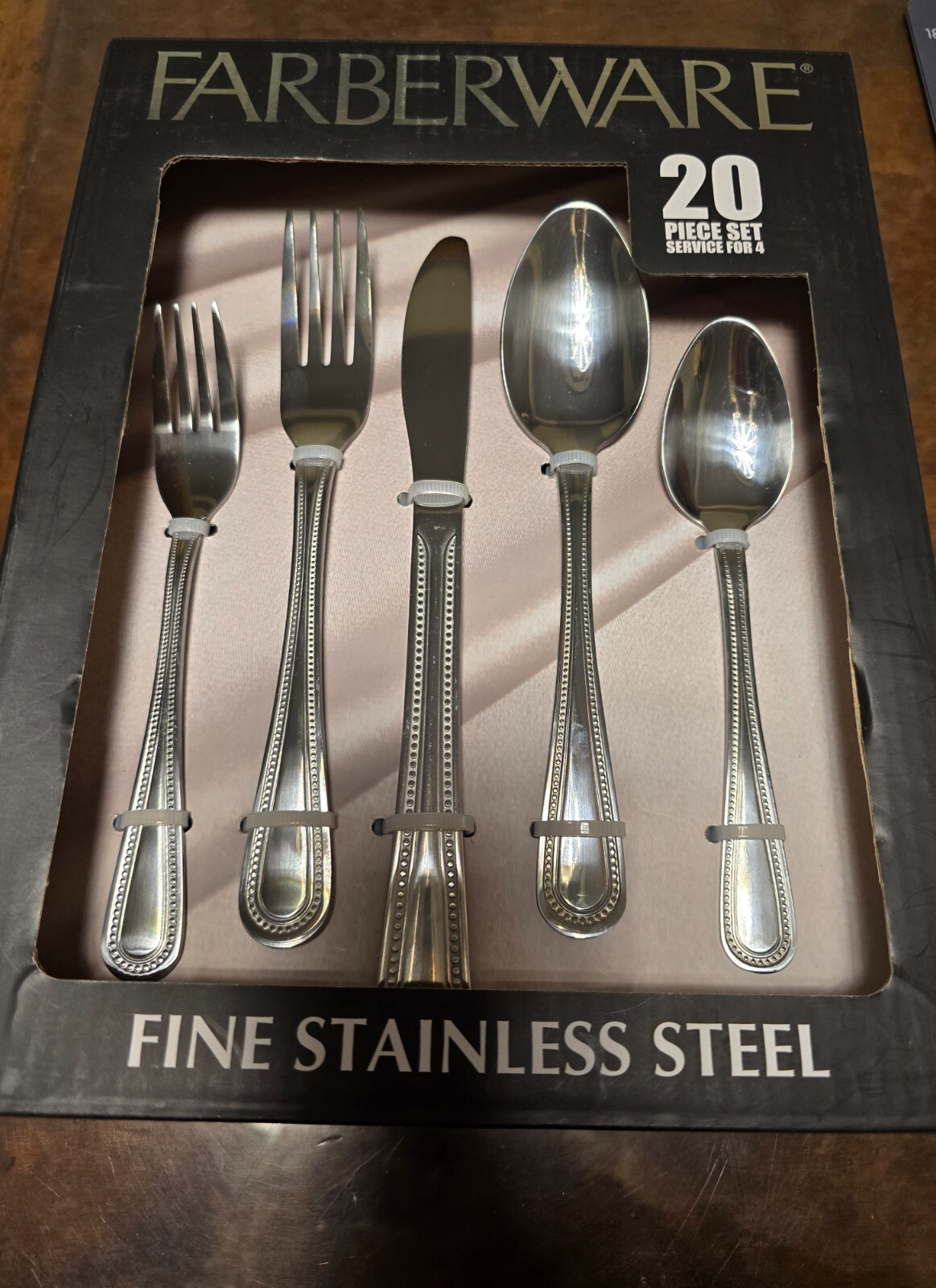 FARBERWARE 20 Pieces Service for 4 Fine Stainless Steel Silverware  COSMOPOLITAN