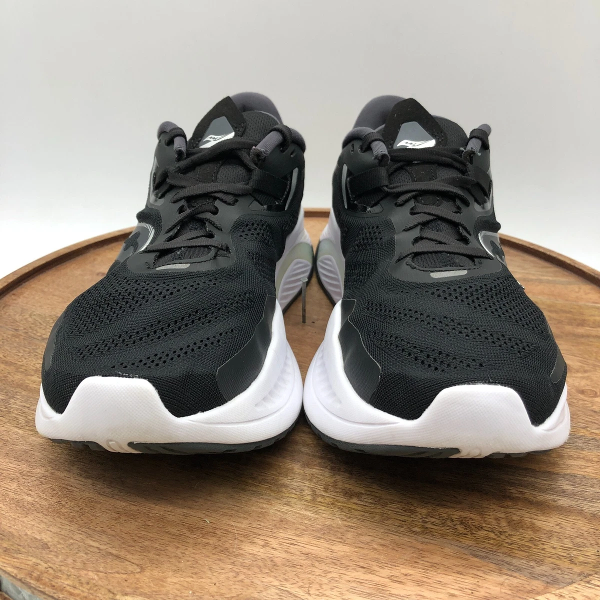 Womens black 2024 saucony shoes