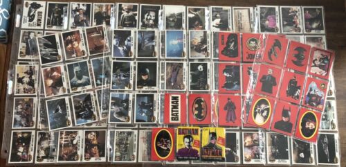 1989 TOPPS BATMAN SET QUASI COMPLETO (129 carte, 22 adesivi; 14, 17, 23 mancanti) - Foto 1 di 1