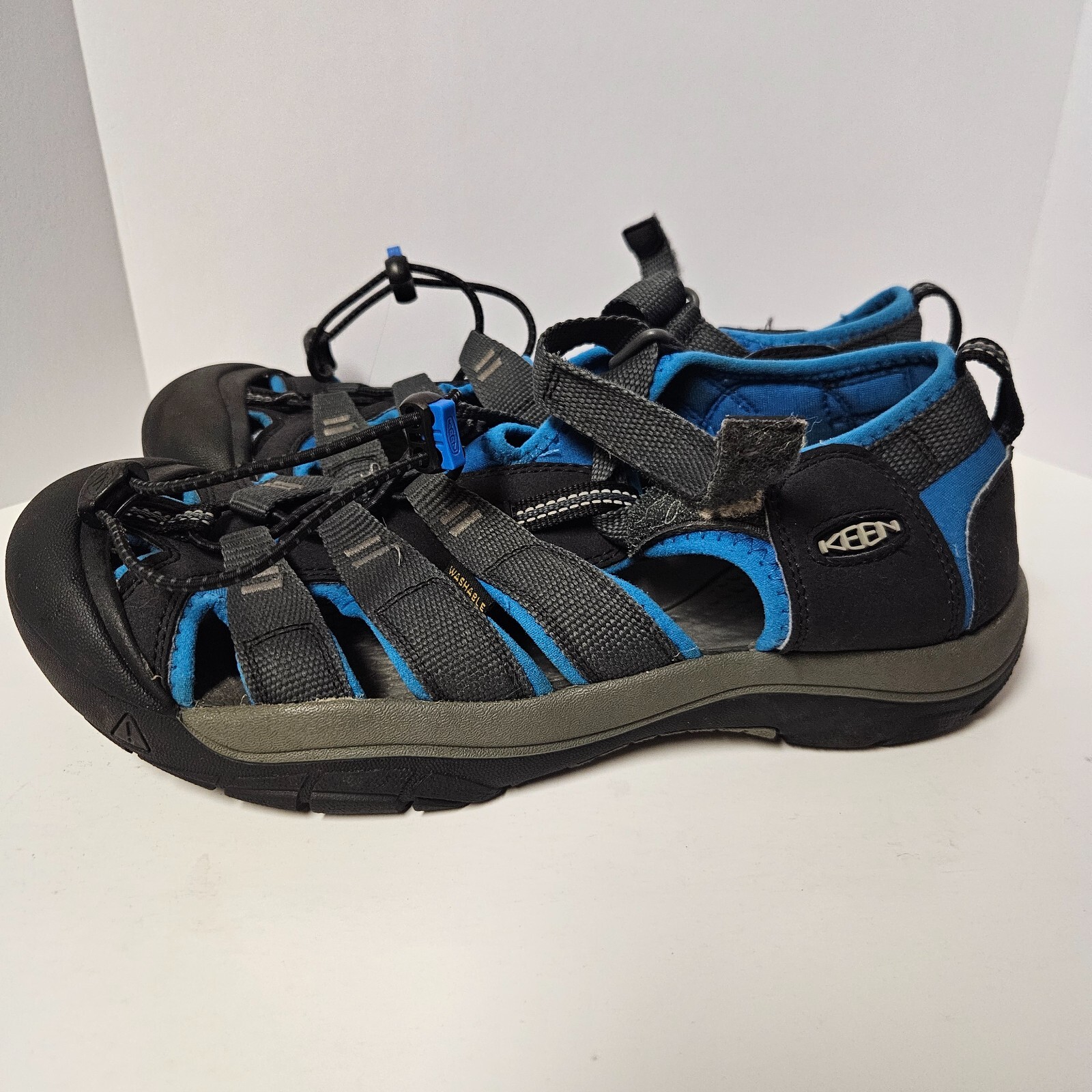 Sandali Keen taglia 7US blu grigio punta chiusa scarpa acqua escursionismo usati