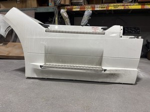 🚛 Volvo VNL Left Step Fairing Driver Side OEM 78608217