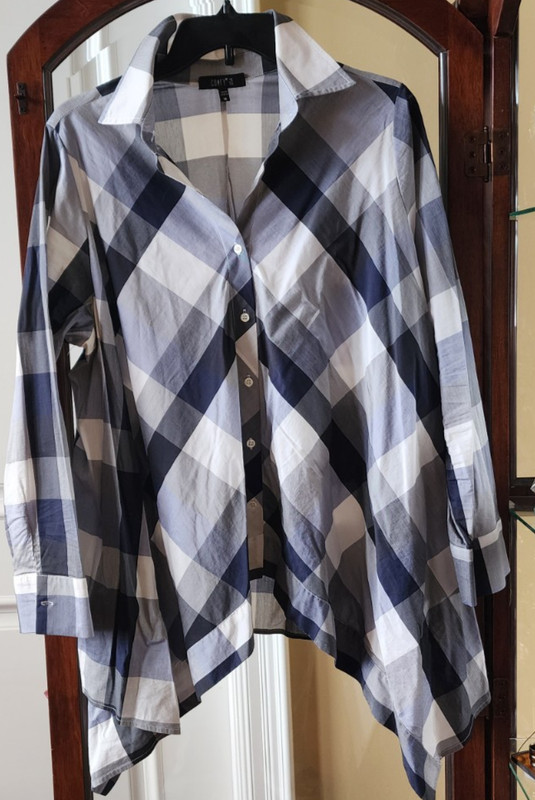 Comfy USA Button Front Shirt Top Black Buffalo Plaid Shark Bite Hem Size M NWOT