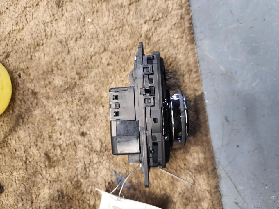 Equipo de audio consola de radio control montada para BMW i3 772261 14-20 Foto 4 de 4