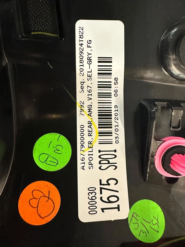 Nuevo alerón de puerta trasera gris OEM para Mercedes GLE AMG 2019-2023 A1677900000 Foto 4 de 4