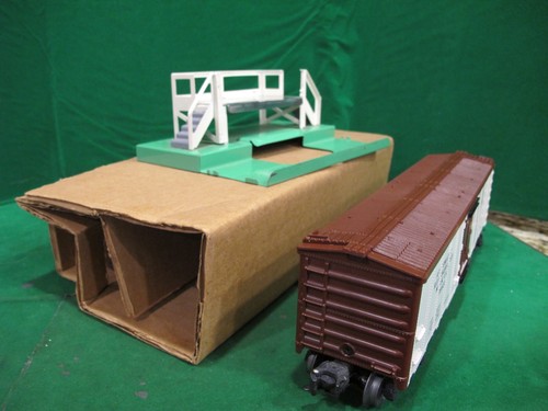 Lionel No. 3662 Postwar Automatic Refrigerated Milk Car w/platform & insert - 第 13/15 張圖片
