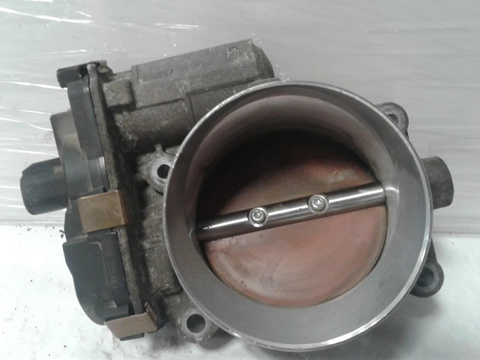 Used Fuel Injection Throttle Body fits: 2011 Chevrolet Silverado 2500 pickup Thr Foto 2 de 4