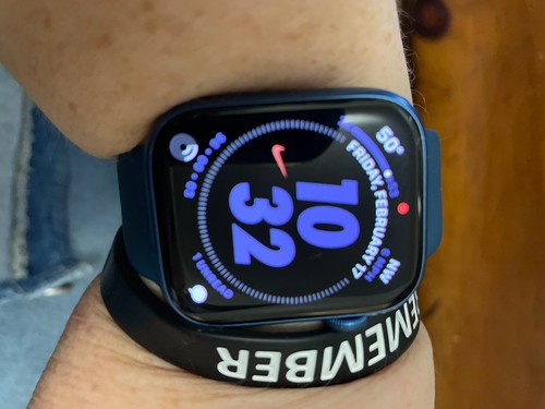 Apple Watch Series 7 45mm Blue Aluminum Case with Abyss Blue Apple Watch Series 7 45mm Blue Aluminum Case with Abyss Blue
