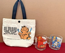 VINTAGE 1978 GARFIELD SNAP LUNCH OR TOTE BAG, PLUS 2 GLASS 1978 GARFIELD CUPS