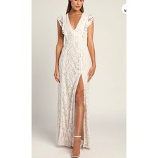 Lulus- NWT wedding dress lace and ruffle size Medium 