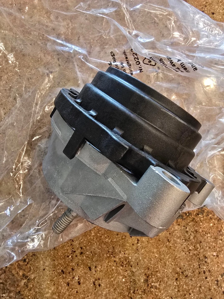 6863821 BMW 428I XDRIVE GRAN COUPE 2.0L - Motor esquerdo/montagem do motor   - Imagem 4 de 4