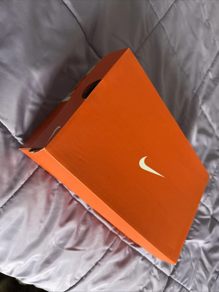 Nike ZoomX Vaporfly NEXT% 2 ( Green/White ) RUNNING SHOES SIZE 7.5 ( CU4123-700) - Image 3 of 4