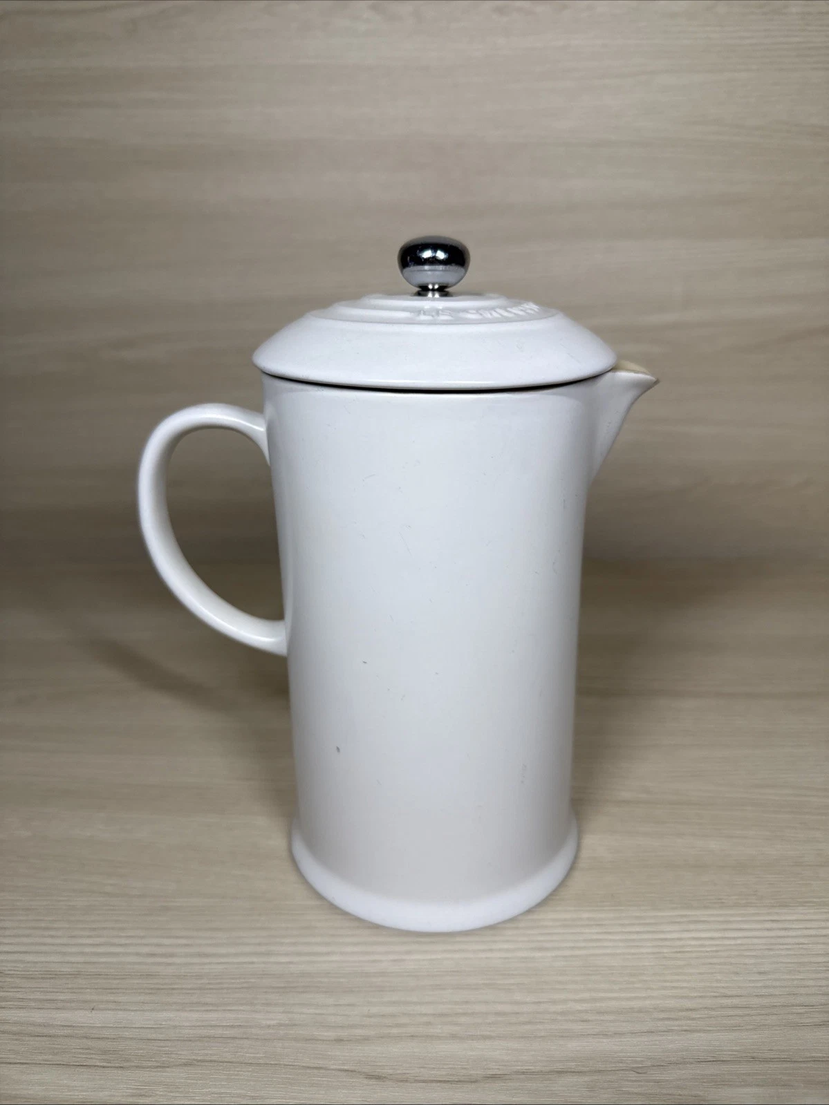 Le Creuset Matte White 34Oz French Press Coffee Maker 4 Cup Stoneware RARE READ